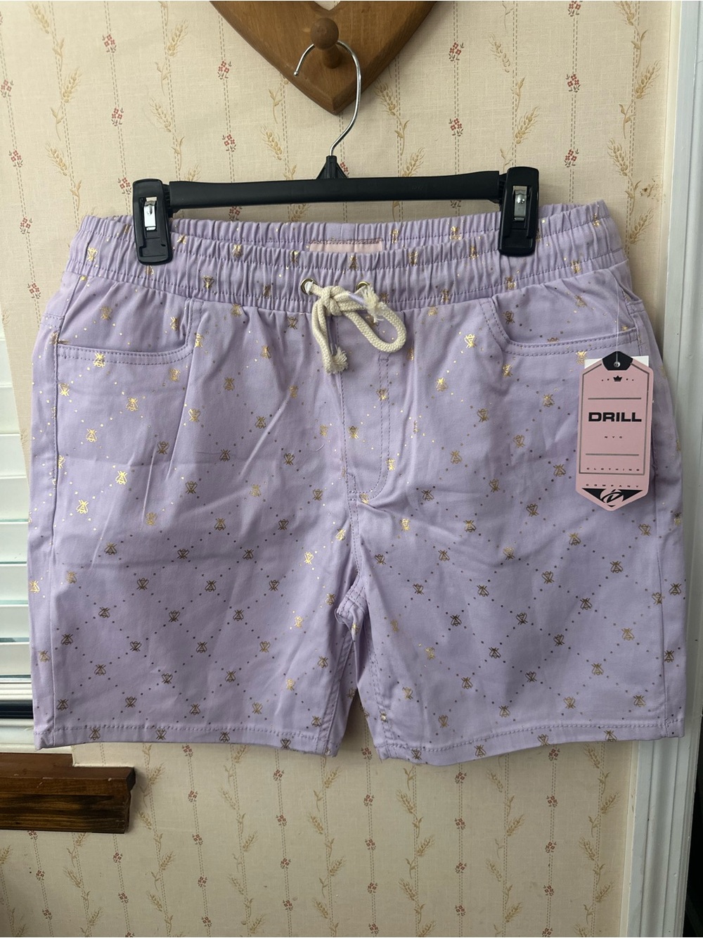 Drill Clothing Co Men’s Gold Bee Print Shorts Large NWT